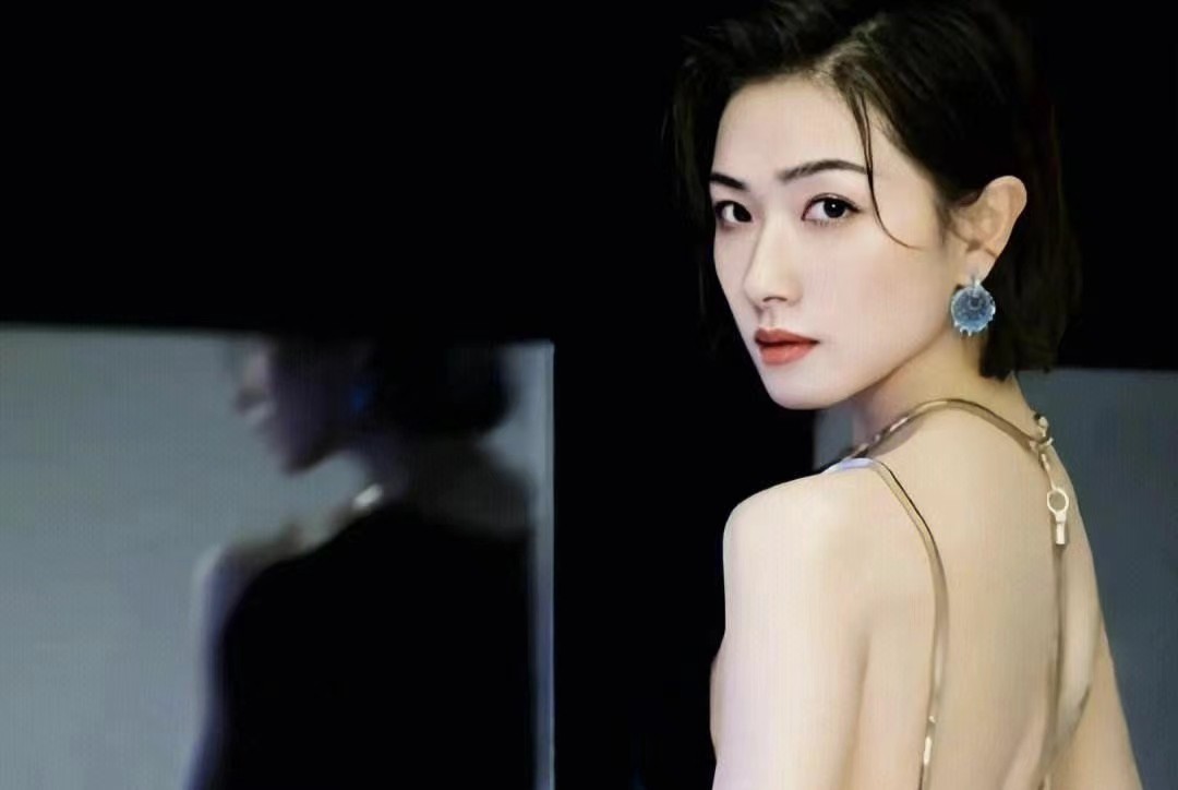 娱乐圈10名非科班出身的女演员,盘点娱乐圈后台最硬的8位女演员