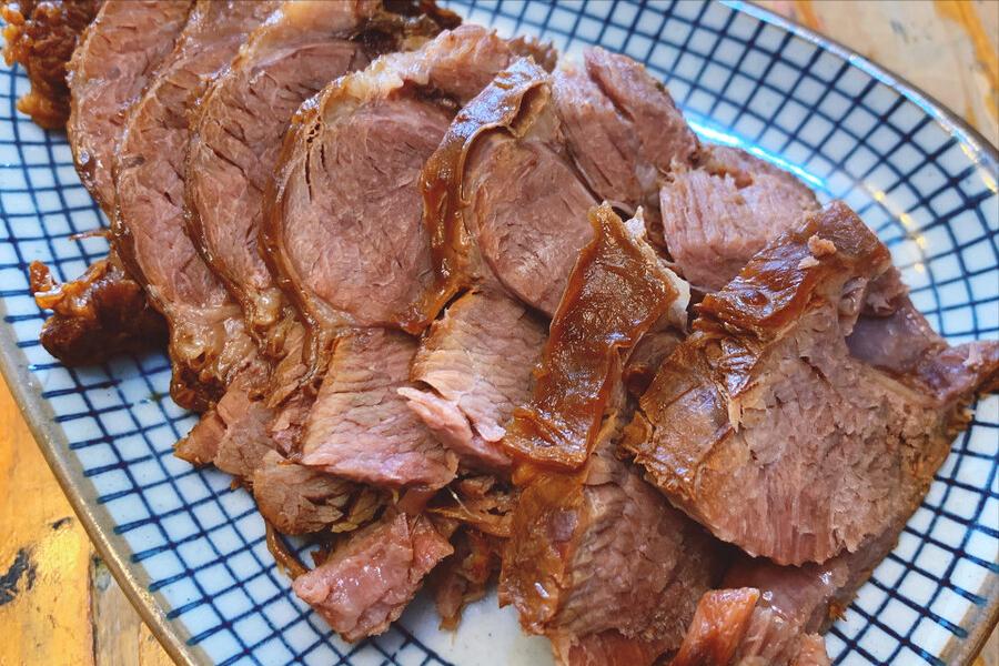 卤牛肉放猕猴桃还是山楂软烂不柴,卤牛肉不能大火