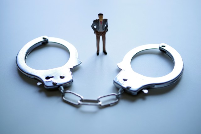 没有诉讼案件但是微信零钱被冻结,被起诉微信零钱被法院冻结怎么办