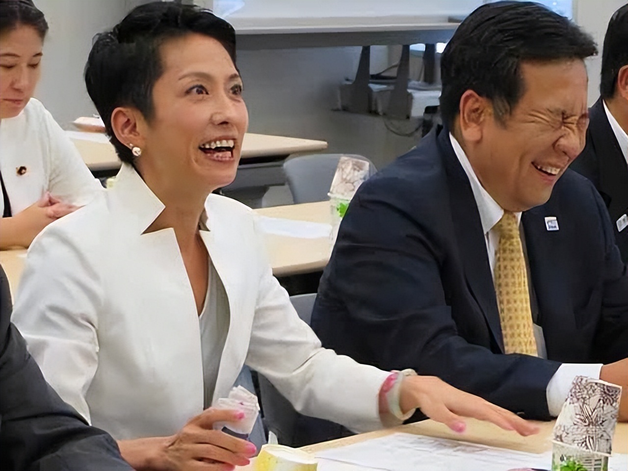 汉奸后代成日本华裔大臣，为孩子取中国名，却称*鱼岛钓**是日本领土