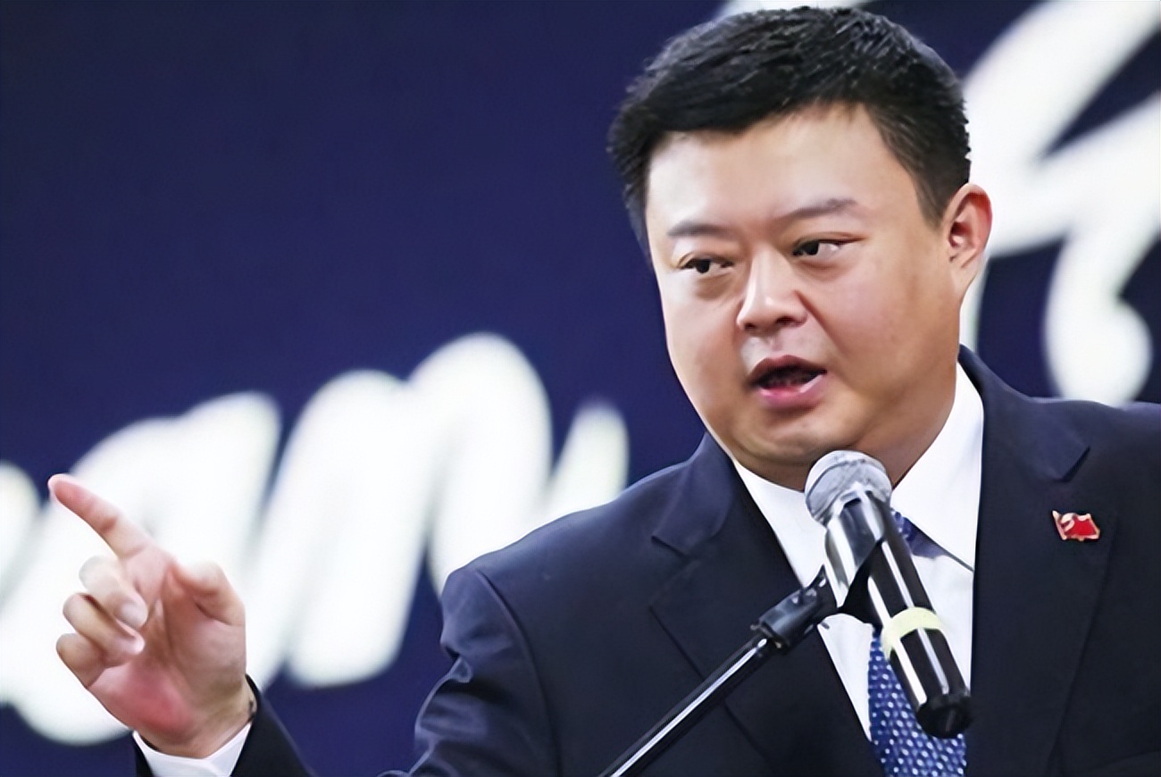 最顶级骗术，洗浴马仔靠首富头衔割韭菜，坑15万人，骗国家280亿