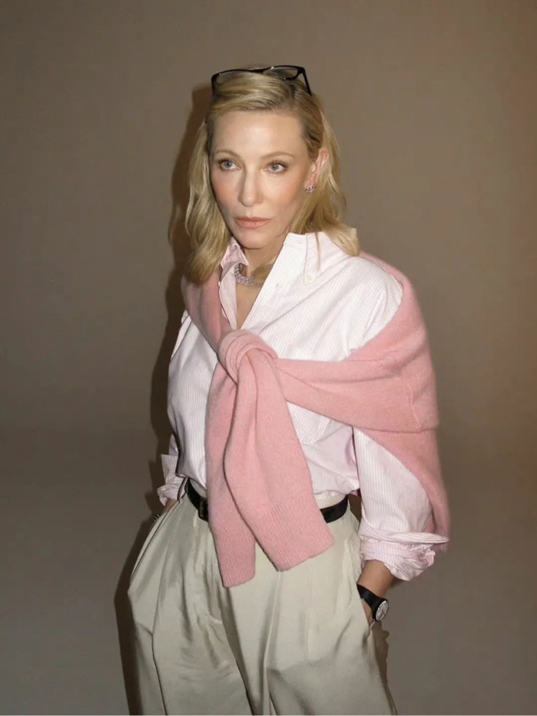 粉色搭配的高级穿法,粉色大衣穿搭高级感