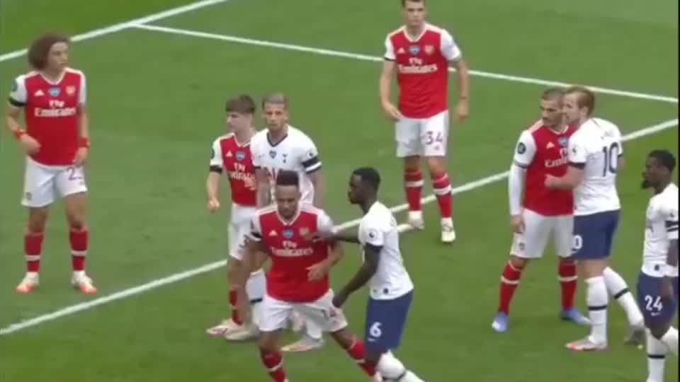 伦敦足球俱乐部查尔顿,伦敦第一足球俱乐部