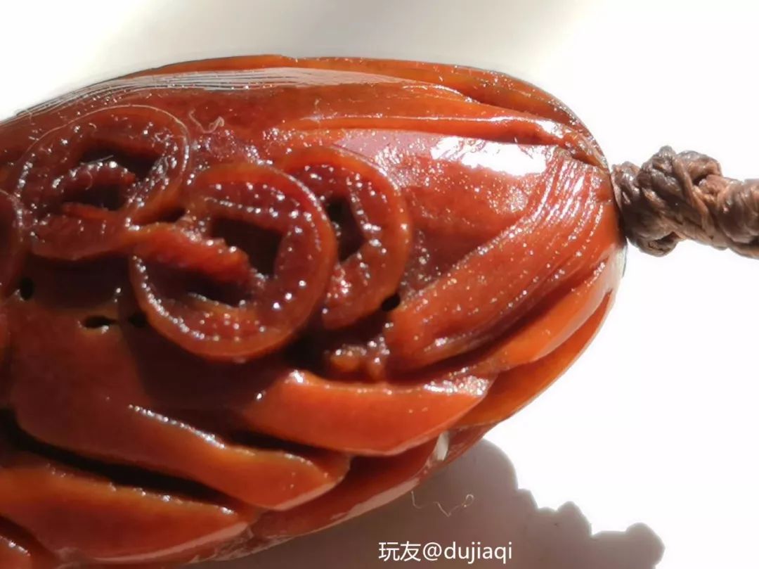 怎么区分野生桃核有没有泡过油,十年前的桃核未清洗