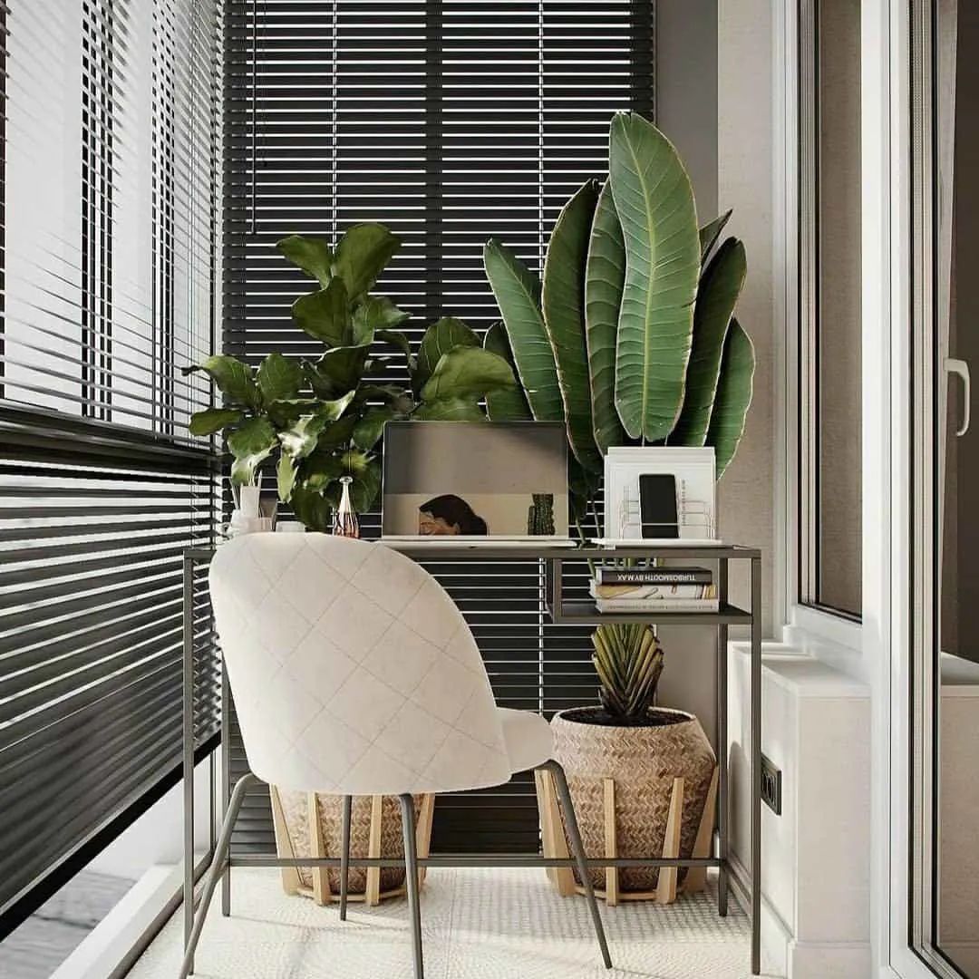 家里阳台怎么像露营感觉,阳台既能晾衣服也能当临时卧室