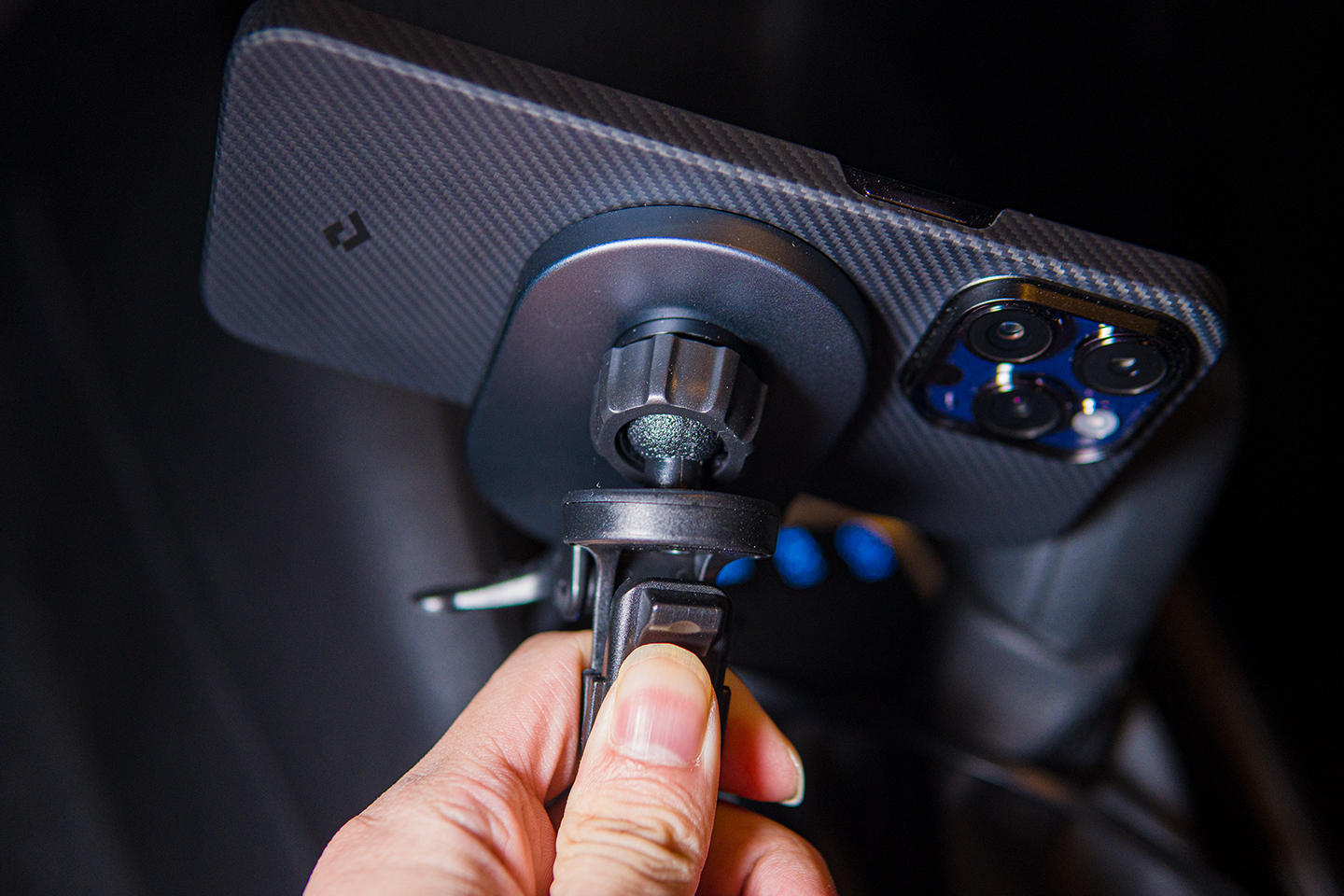 iphone14promax不用原装充电器头,iphone14promax还值得入手吗现在