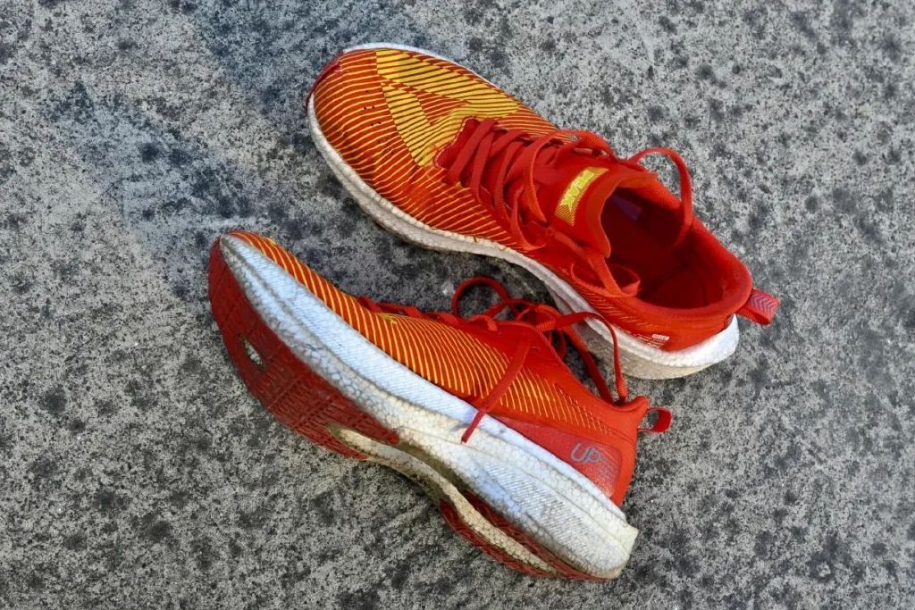 匹克up302.0测评,匹克碳板跑鞋up302.0