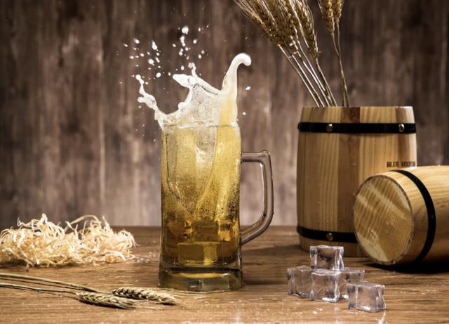 啤酒反复冷藏还能喝吗,冻过的啤酒解冻能打开吗