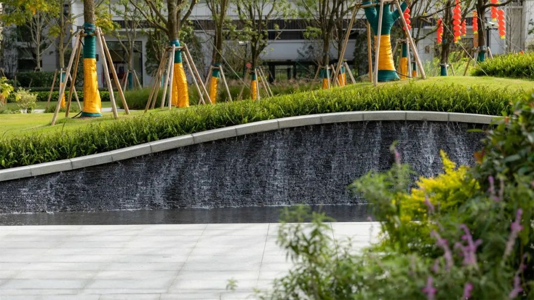 自然跌水景观,水幕瀑布跌水景观效果图