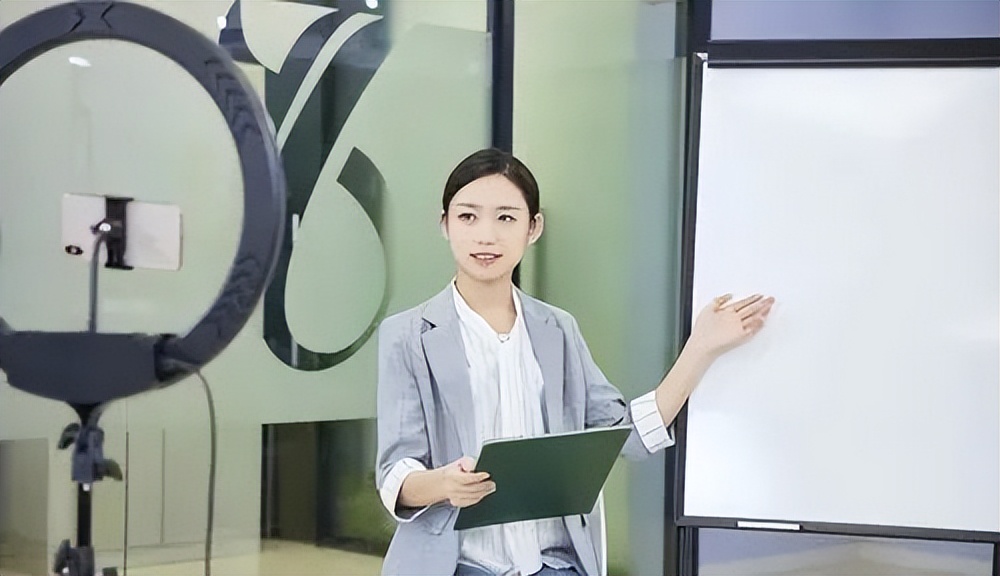 2021女生中专都有哪些热门专业,2023职业学校专业推荐