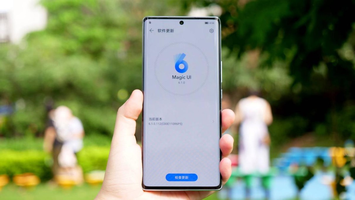 2799元荣耀手机,荣耀70系列正式发布售价2999起