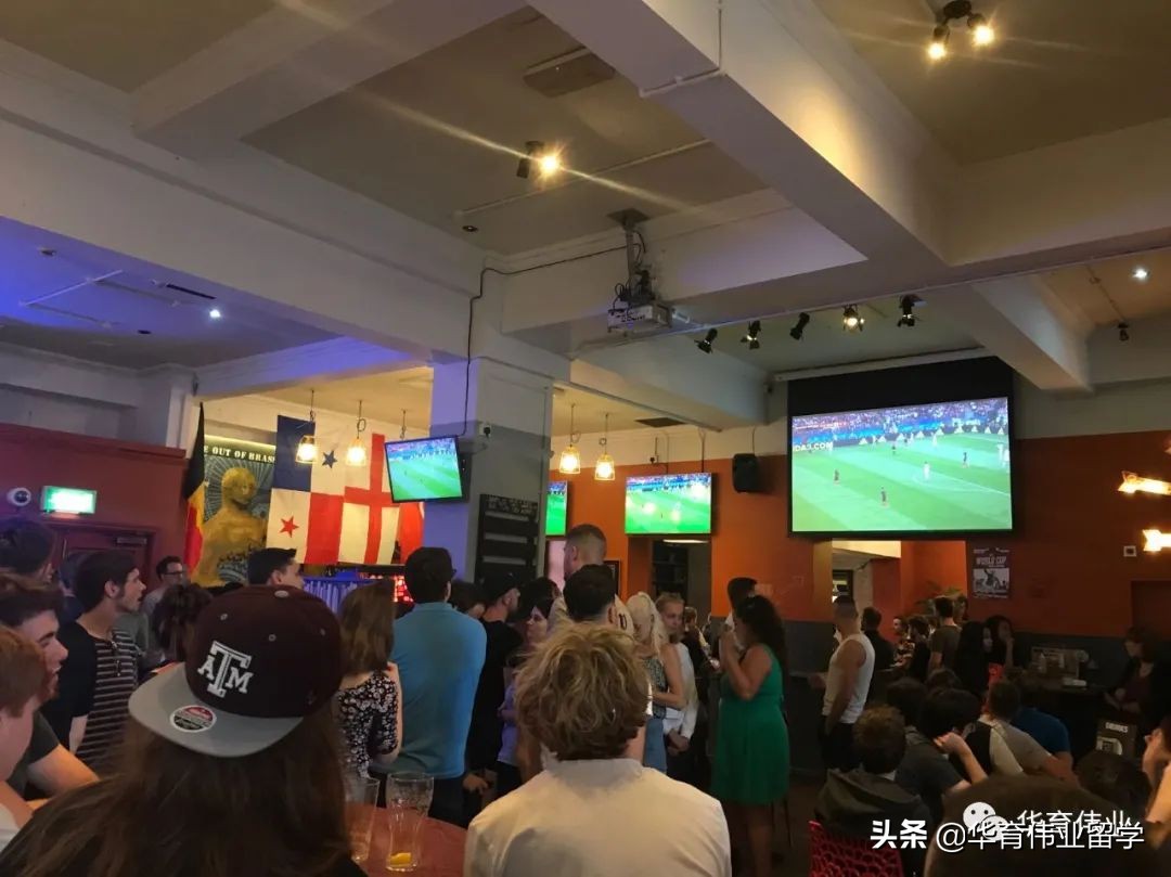 在利兹读研时打卡张国荣读的纺织学院，《指环王》作者是学校老师