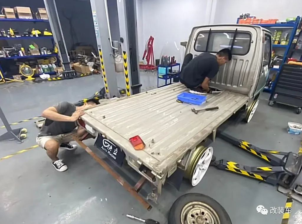 五菱兴旺面包车最新款,第二代五菱兴旺小卡