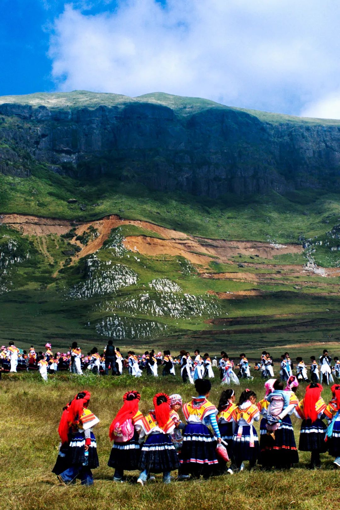 如何看懂中国第一山地省的多彩文化史诗？