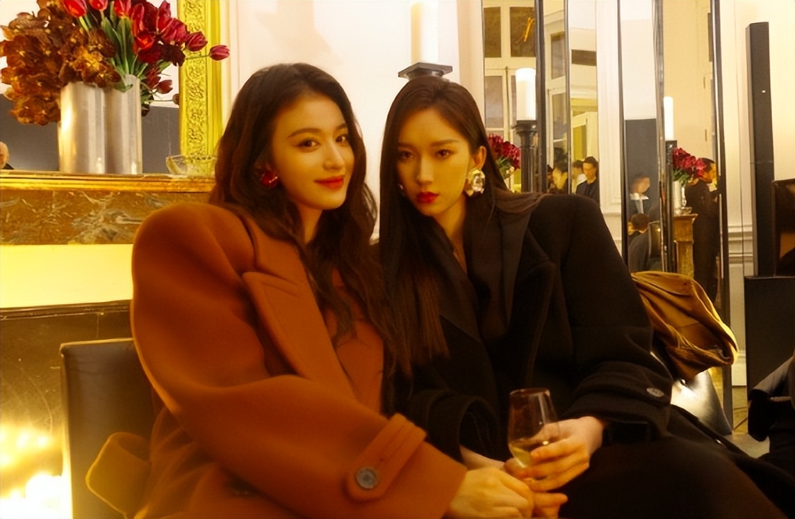 刘雯时隔三年重返时装周首秀,2003后女明星