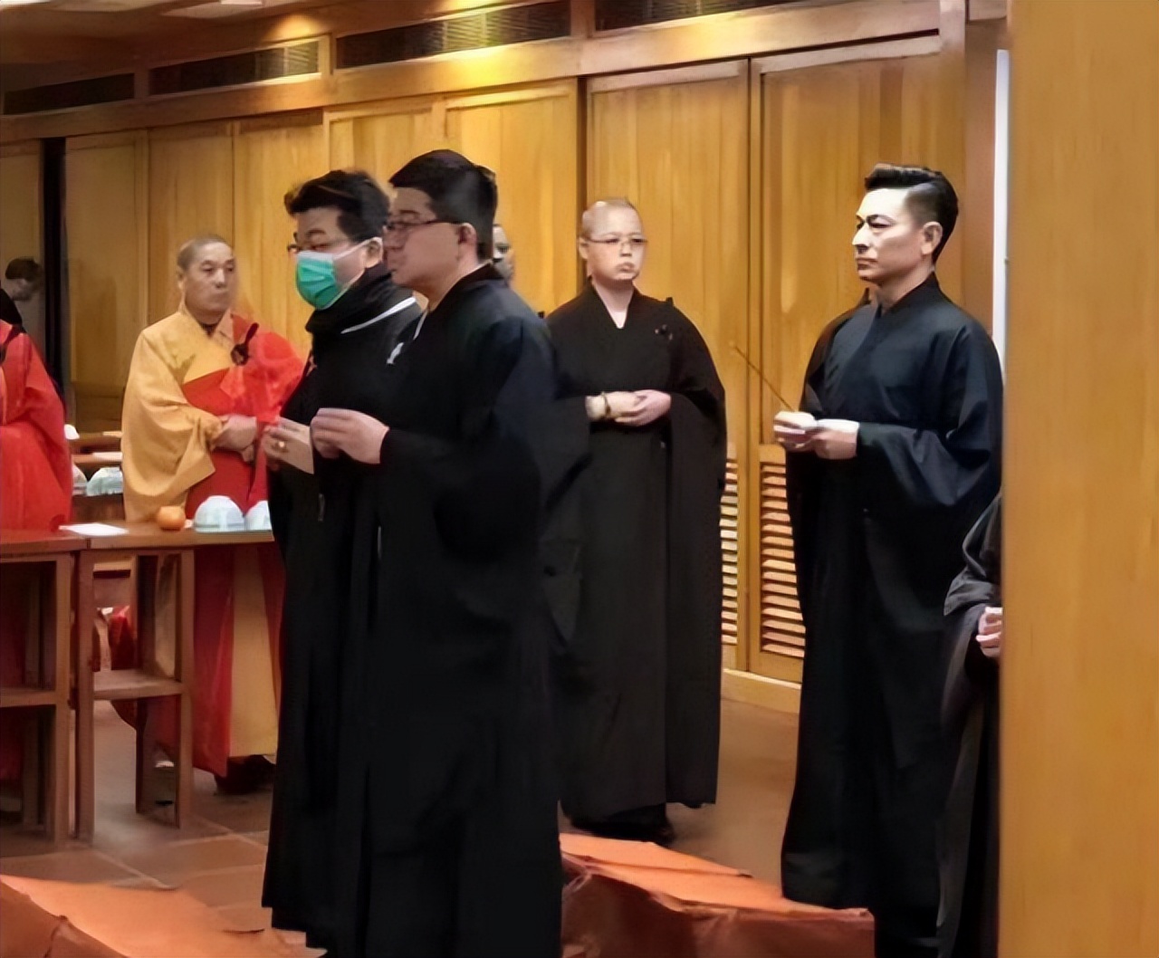 刘德华陪妻子回老家过年,刘德华陪娇妻回马来西亚过年