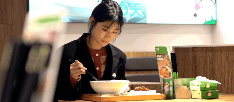 蒙自源过桥米线云南正宗第一名,云南蒙自第一碗米线