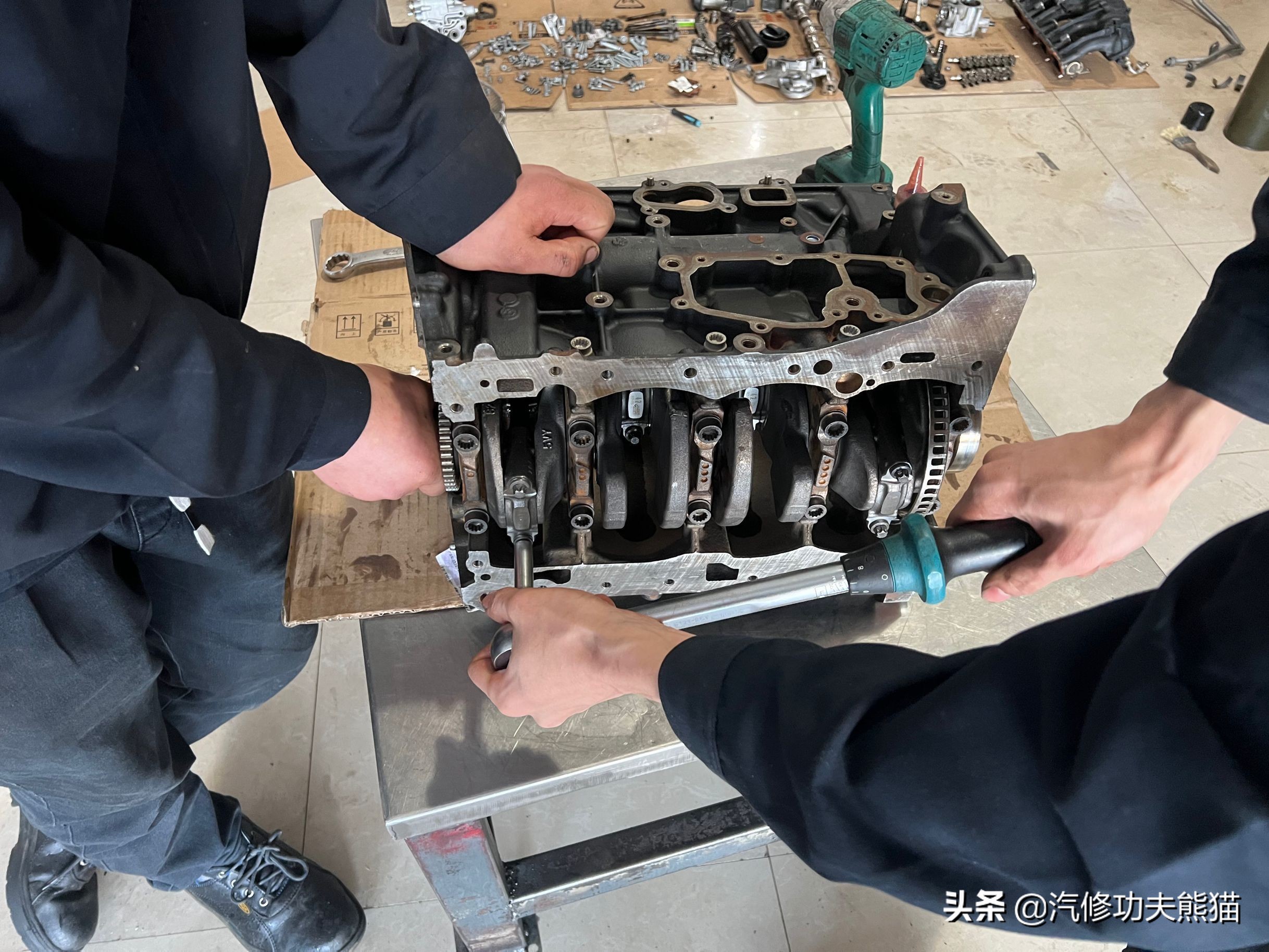 奥迪q5二手车烧机油,q5二手车大修翻新