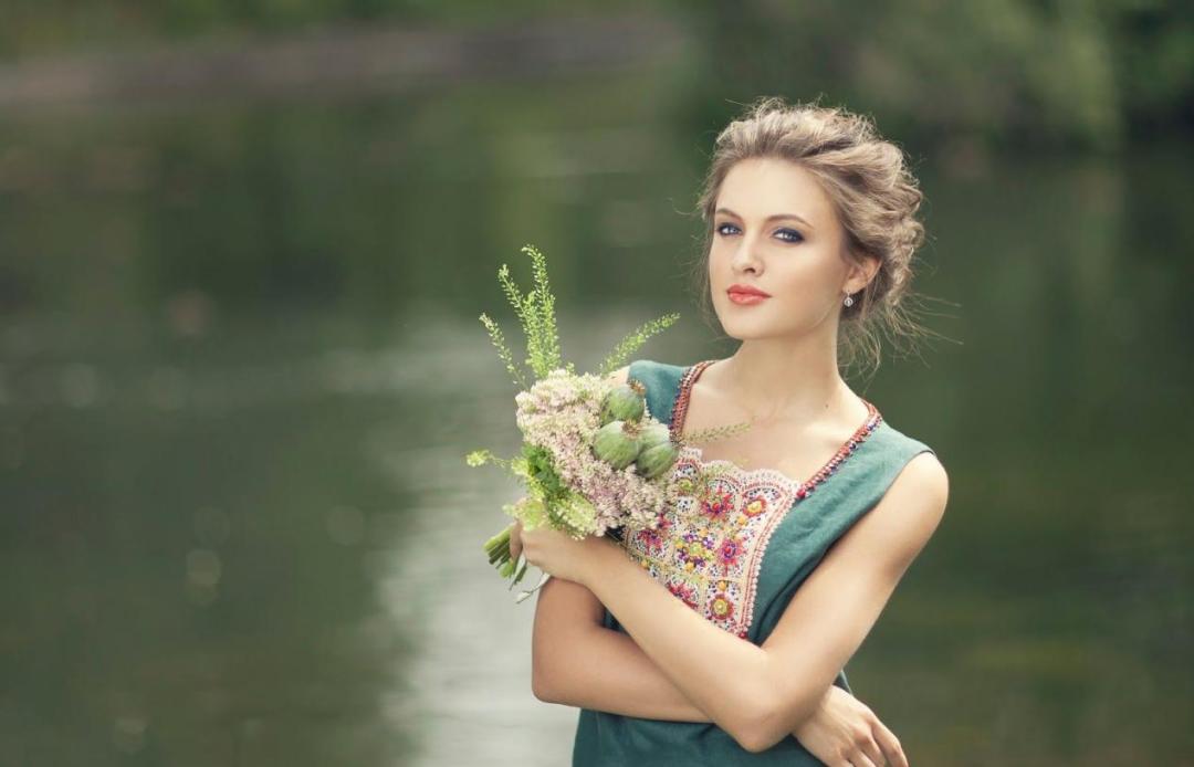 乌克兰美女涌入中国，表面是旅游，真正原因让中国男人乐开了花