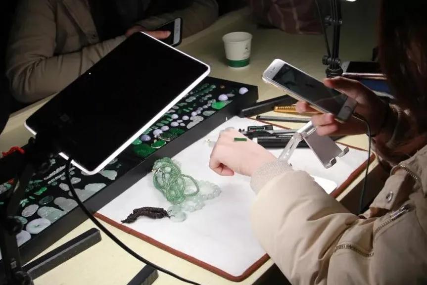 辛巴花20亿买流量,辛巴直播卖了10亿