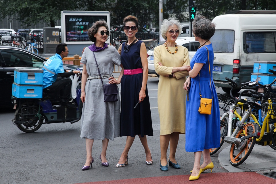 适合年轻人穿的妈妈装,各种年龄段洋气减龄妈妈装系列