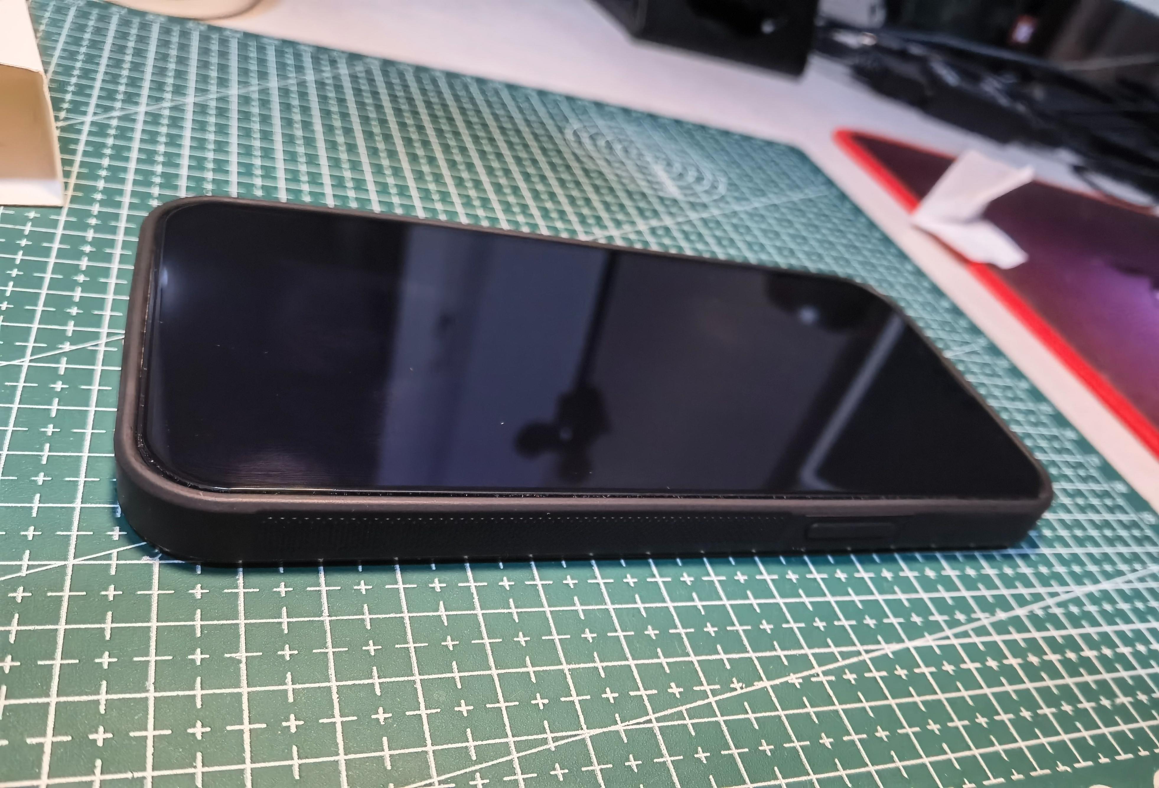 碳纤维手机壳有什么值得推荐的,有没有比碳纤维更薄的手机壳