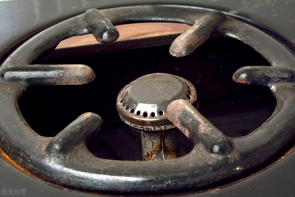 燃气灶出现黄色火焰怎么解决,燃气灶火焰变黄了怎么调都没用