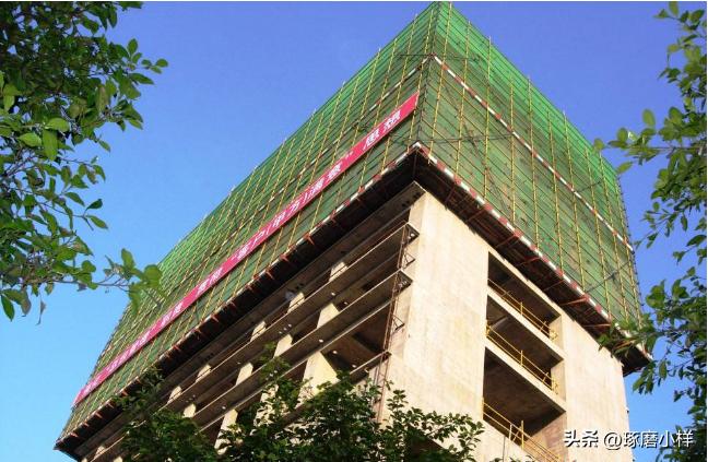 悬挑式脚手架搭设施工方案,旧房改造悬挑式脚手架搭设