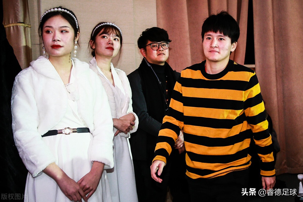 女足队长王珊珊是小学体育老师吗,足球王珊珊个人简介