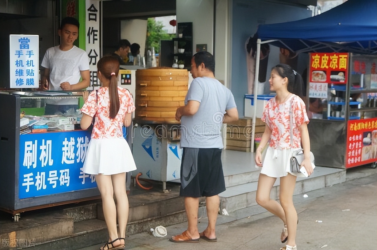 手机维修店生意惨淡靠什么挣钱,手机维修店怎么赚钱