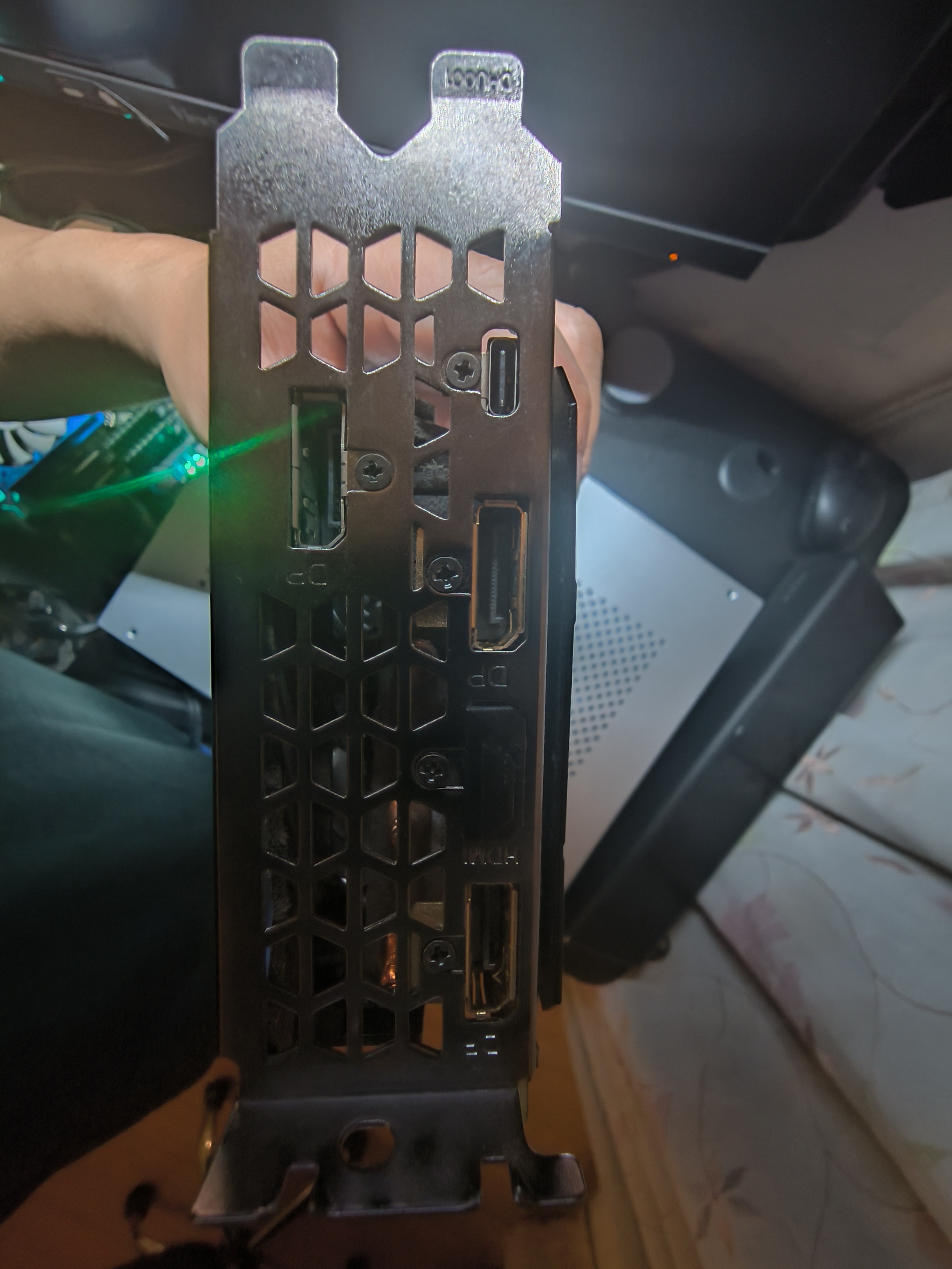 技嘉2080显卡哪一款最好,20系卡皇rgb效果