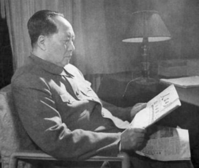 1984年李讷即将再婚，*青江**欲用工资给买东西，李讷：用不着你的钱