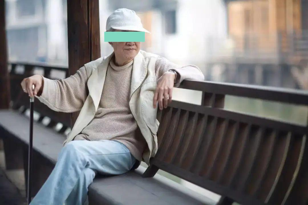 人生最好的状态就是独处知足自洽,人生下半场最好的活法豁达独处