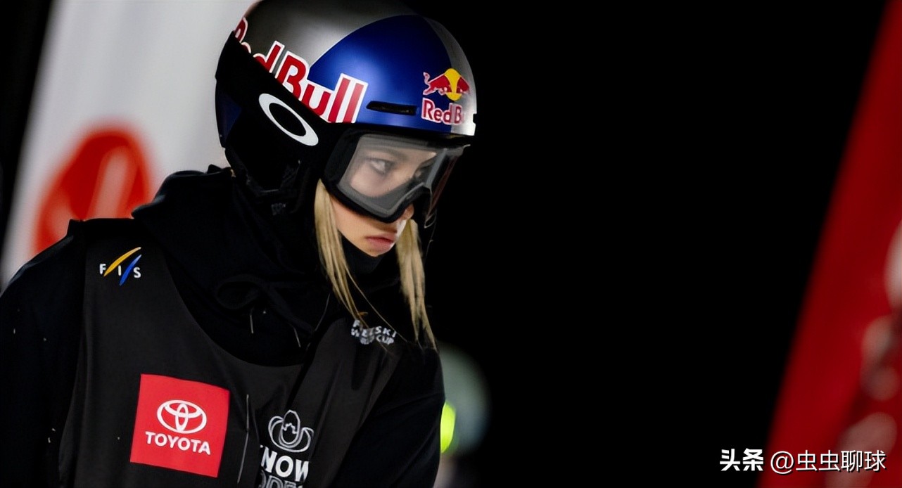 谷爱凌搞笑的瞬间,外国人评价谷爱凌滑雪夺冠视频