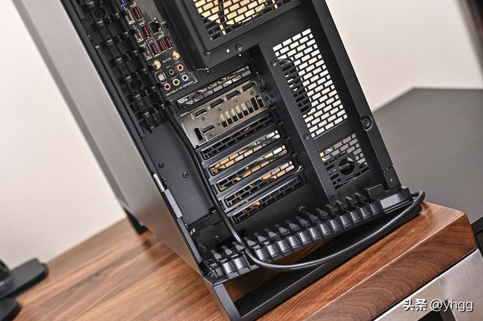 黑金全塔海景房——ROGZ790HERO+4080猛禽+追风者NV7装机展示