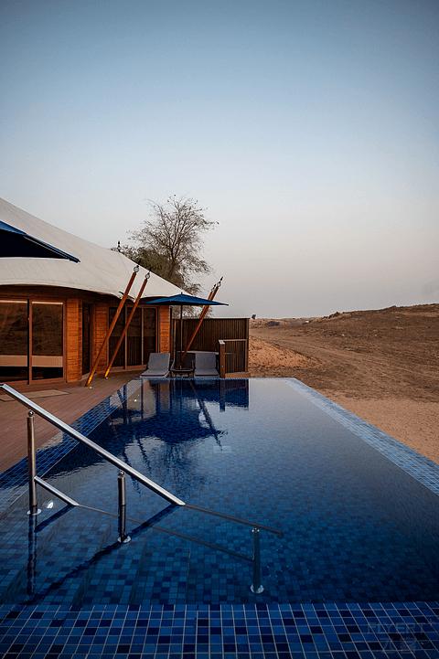 阿联酋丽思卡尔顿,阿联酋野奢帐篷