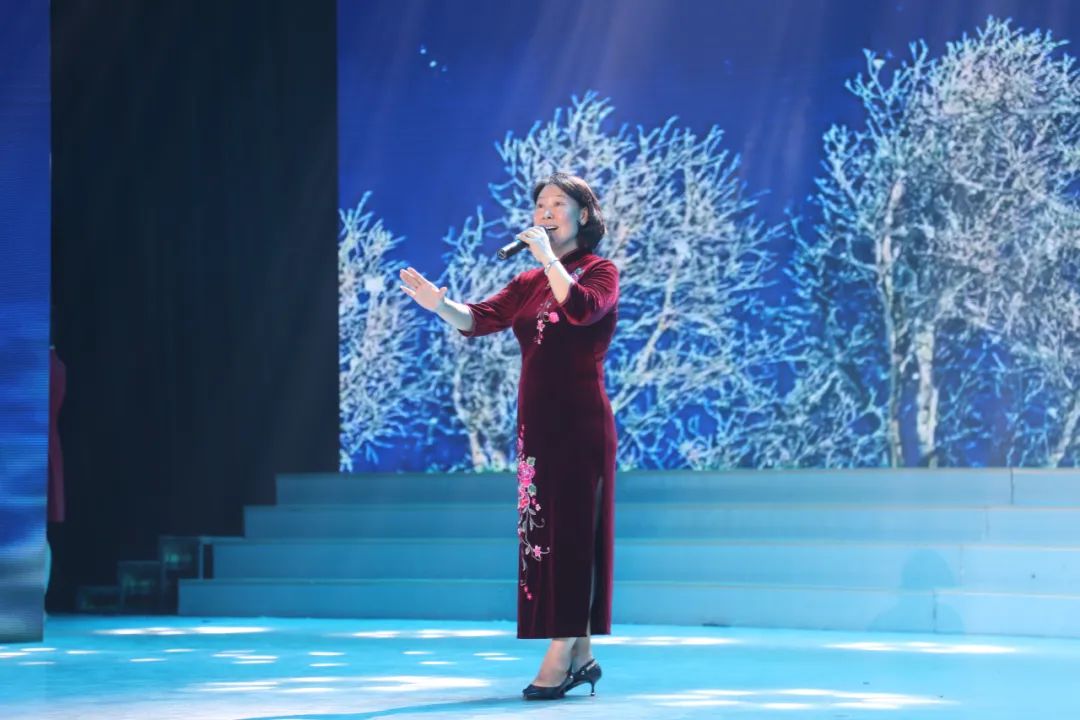 奋进新征程海化*党**旗红——山东海化集团举行庆祝中国*产党共**成立102周年职工文艺演出