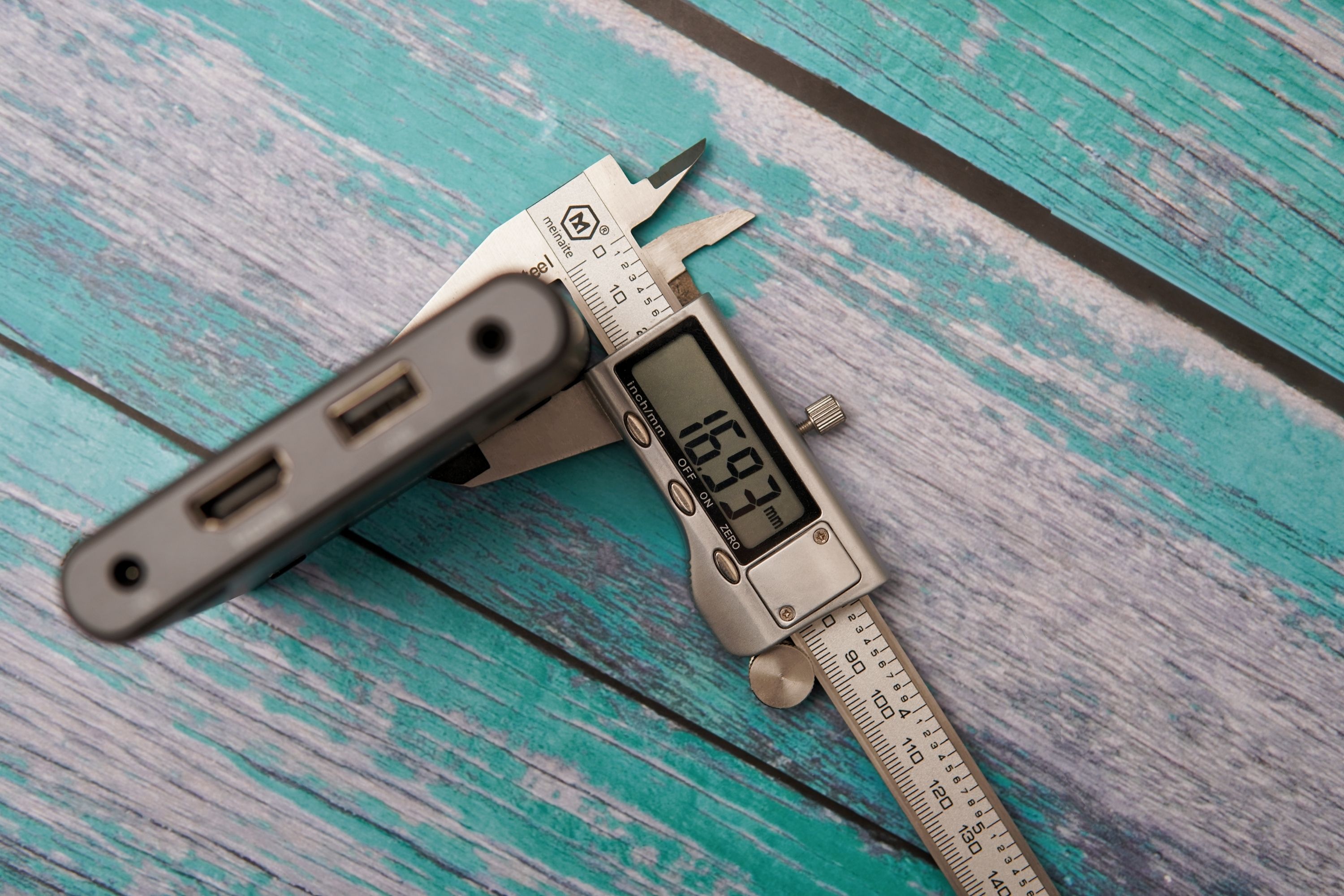 低成本实现老投影仪智能化——爱奇艺电视果6测评