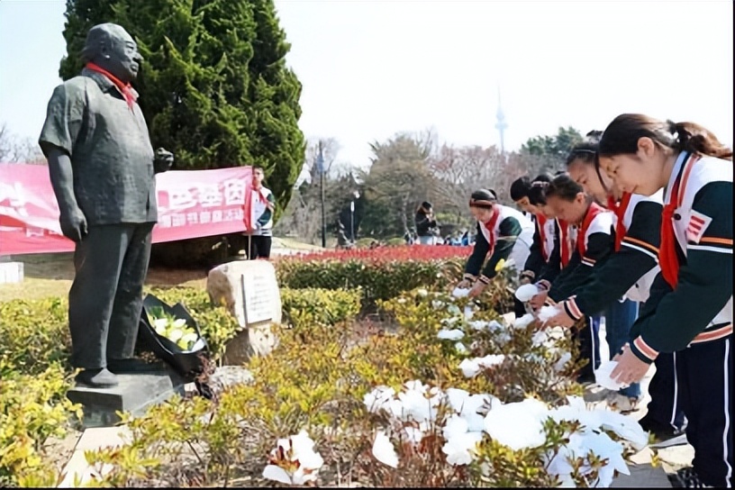 传承雷锋精神争做时代新人小学,青岛嘉定路小学弘扬雷锋精神活动