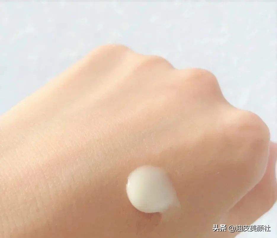 美白精华TOP10，白到脱胎换骨！镭射瓶|发光瓶|安白瓶|小灯泡等~