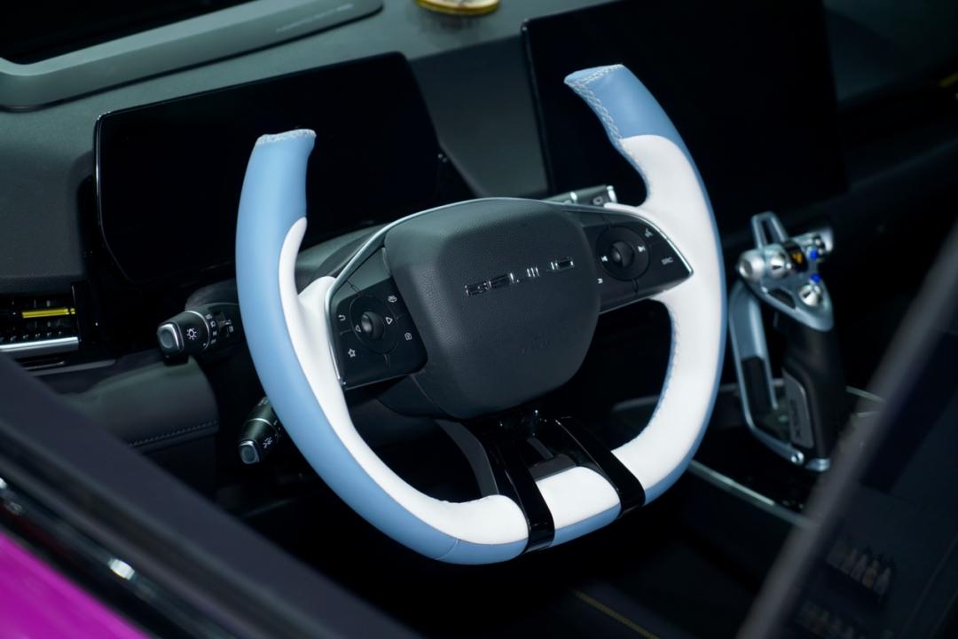 携手人民电竞颜值内饰功能满BUFF加持北京汽车魔方魔王电竞版亮相