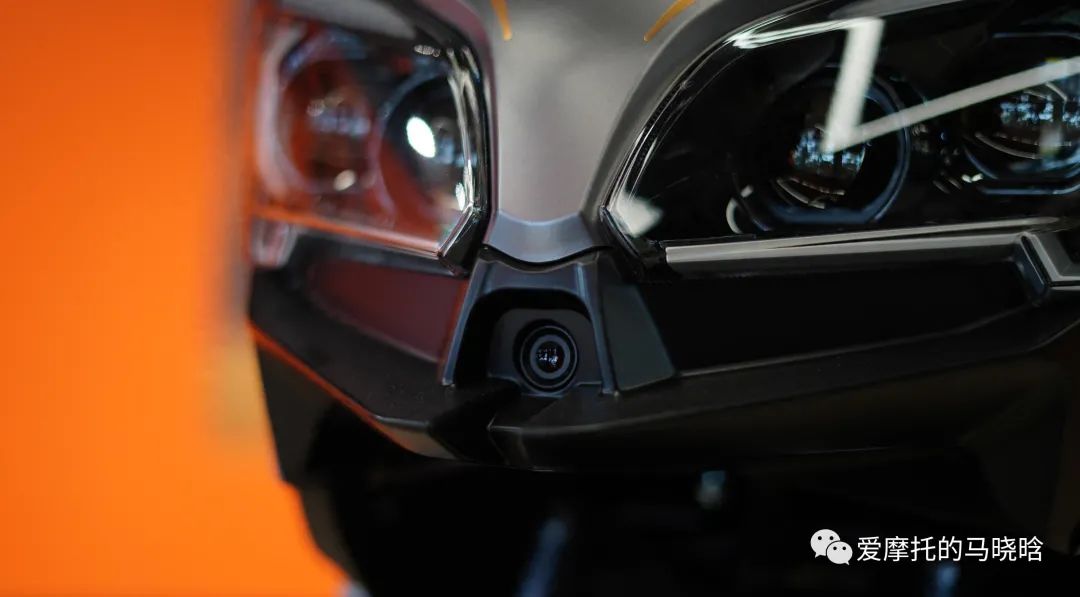 鸿150adv和鸿150哪个值得买,adv150踏板摩托车哪款最好