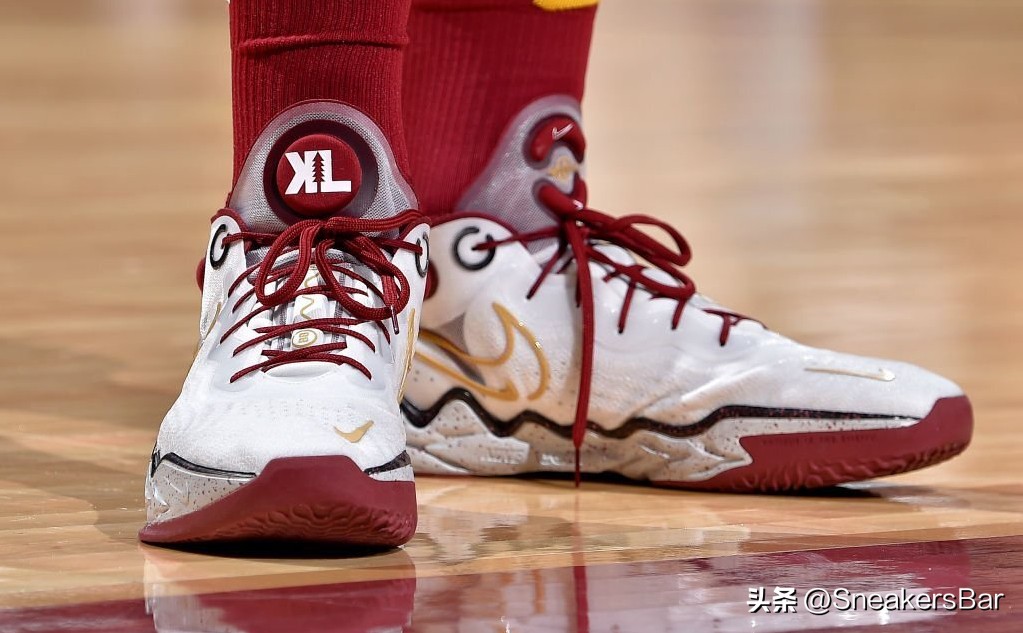 nba球星球鞋每日上脚adidas,nba球星球鞋标志大全图