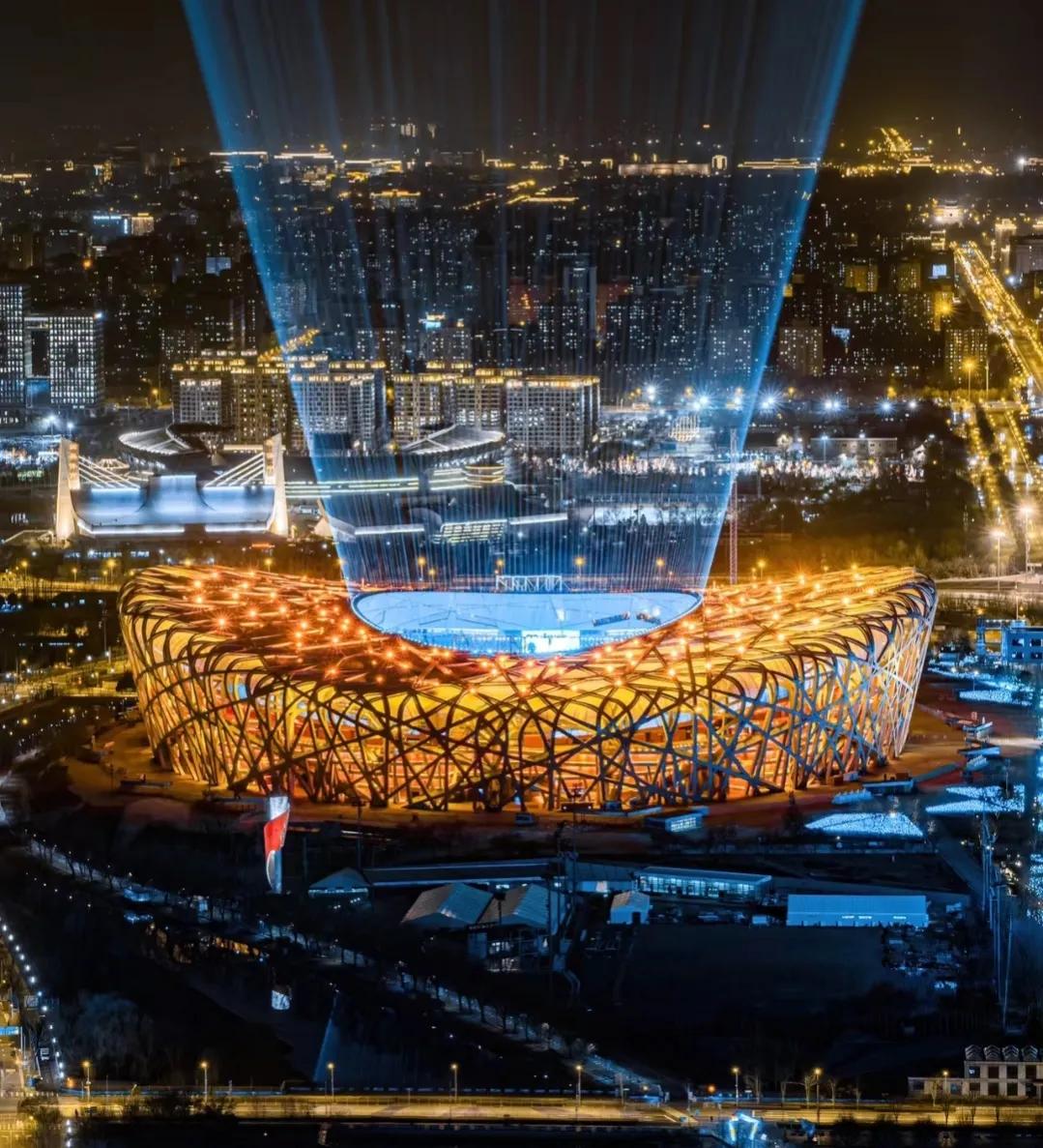 最大的体育场能容纳多少人,最新中国最大10座体育场