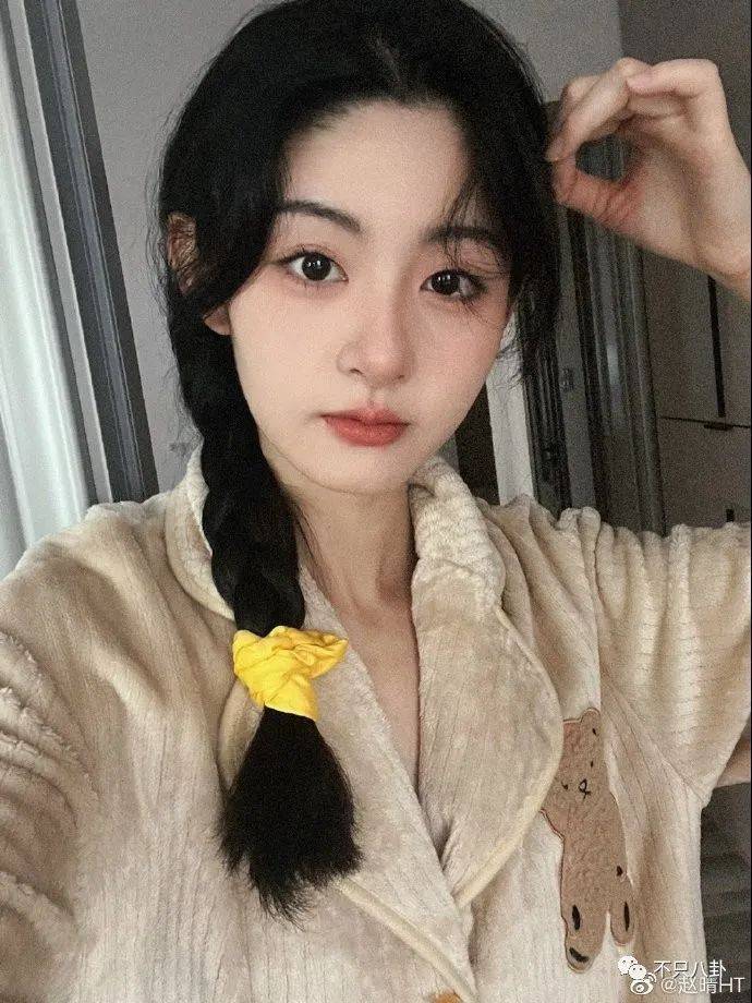 白鹿许凯绯闻什么时候的,许凯和周冬雨有绯闻吗