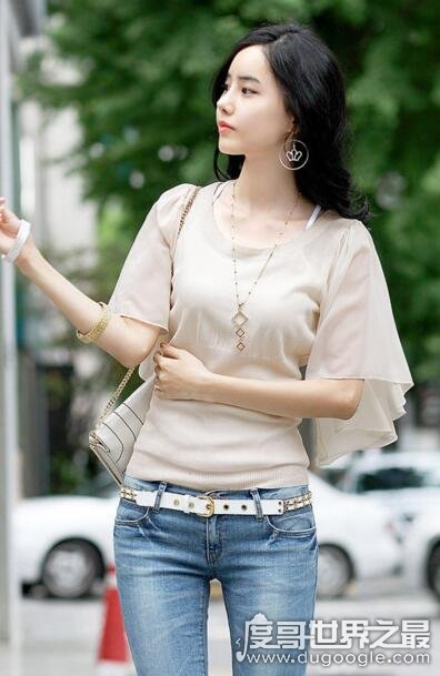 简一大理石瓷砖广告女主角金雅然,金雅然最新职业通勤套装高清照片