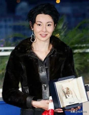 杨紫春晚珠宝,杨紫戴过几套高定珠宝