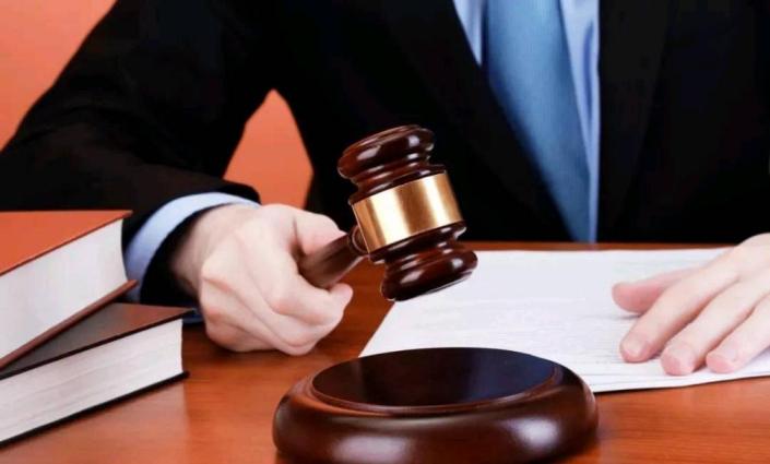 44岁男子每月5万*养包**18岁女生，发生关系后，女生数钱发现是冥币