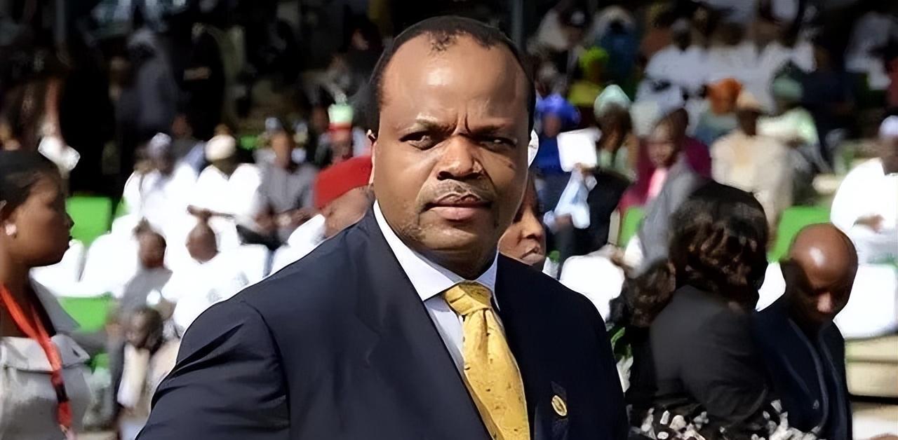 艾滋病在非洲小国肆虐，为了预防疾病，国王：女性全国不得穿裤子