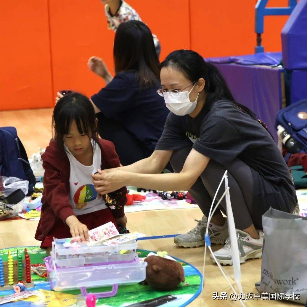 小学生爱心义卖暖人心,以爱为名的义卖